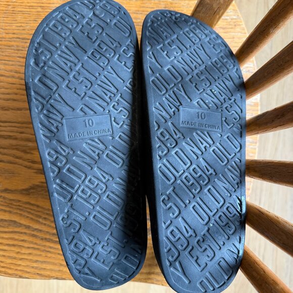 Old Navy Partially Plant-Based Garden Clogs - Black - Picture 3 of 3